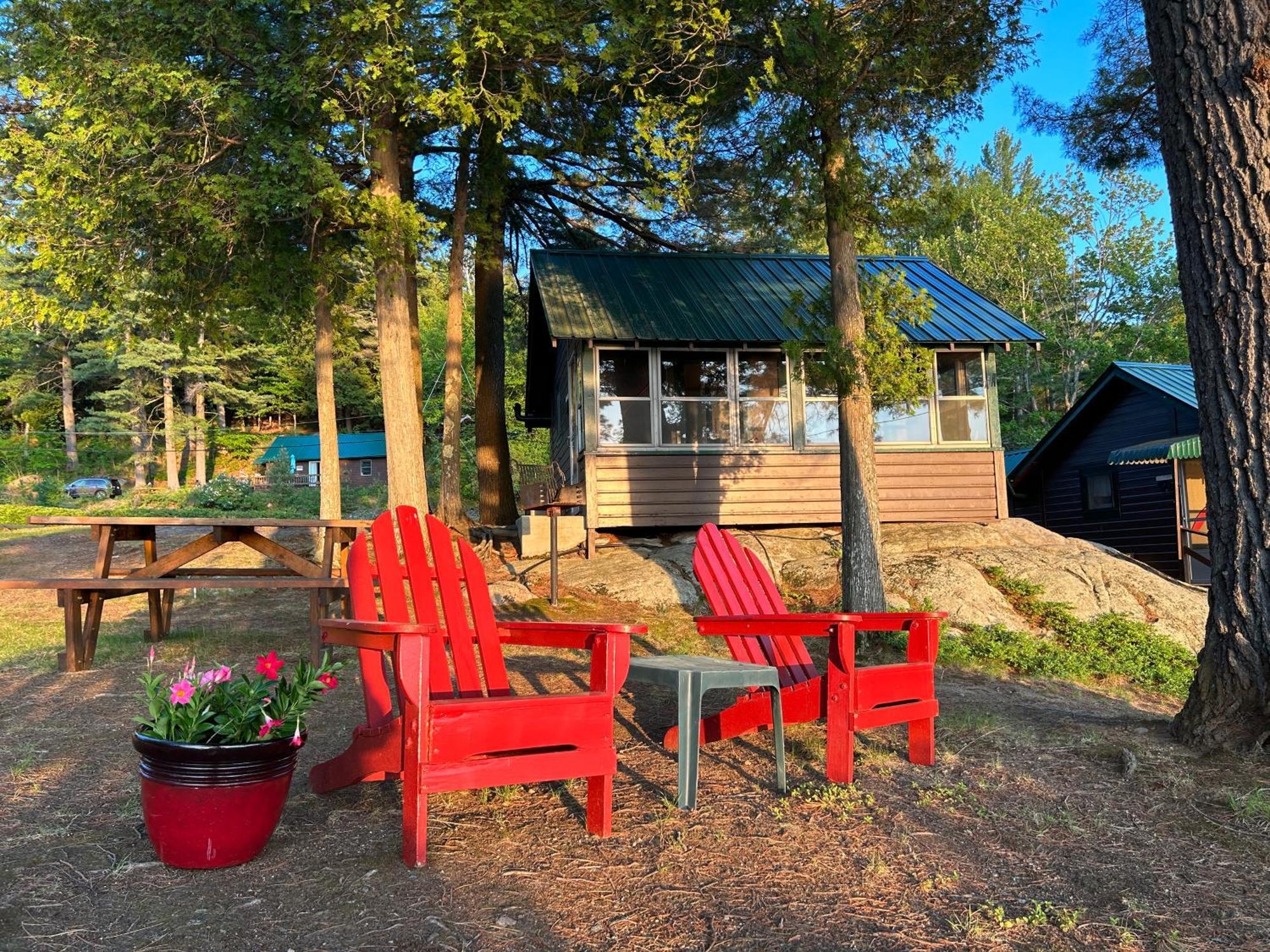 Paddler'S Rest Lakeside Cabins And Motel Long Lake Екстериор снимка
