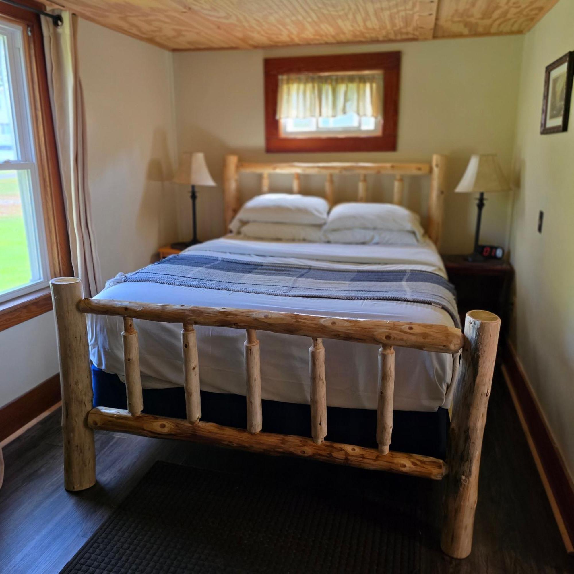 Paddler'S Rest Lakeside Cabins And Motel Long Lake Стая снимка