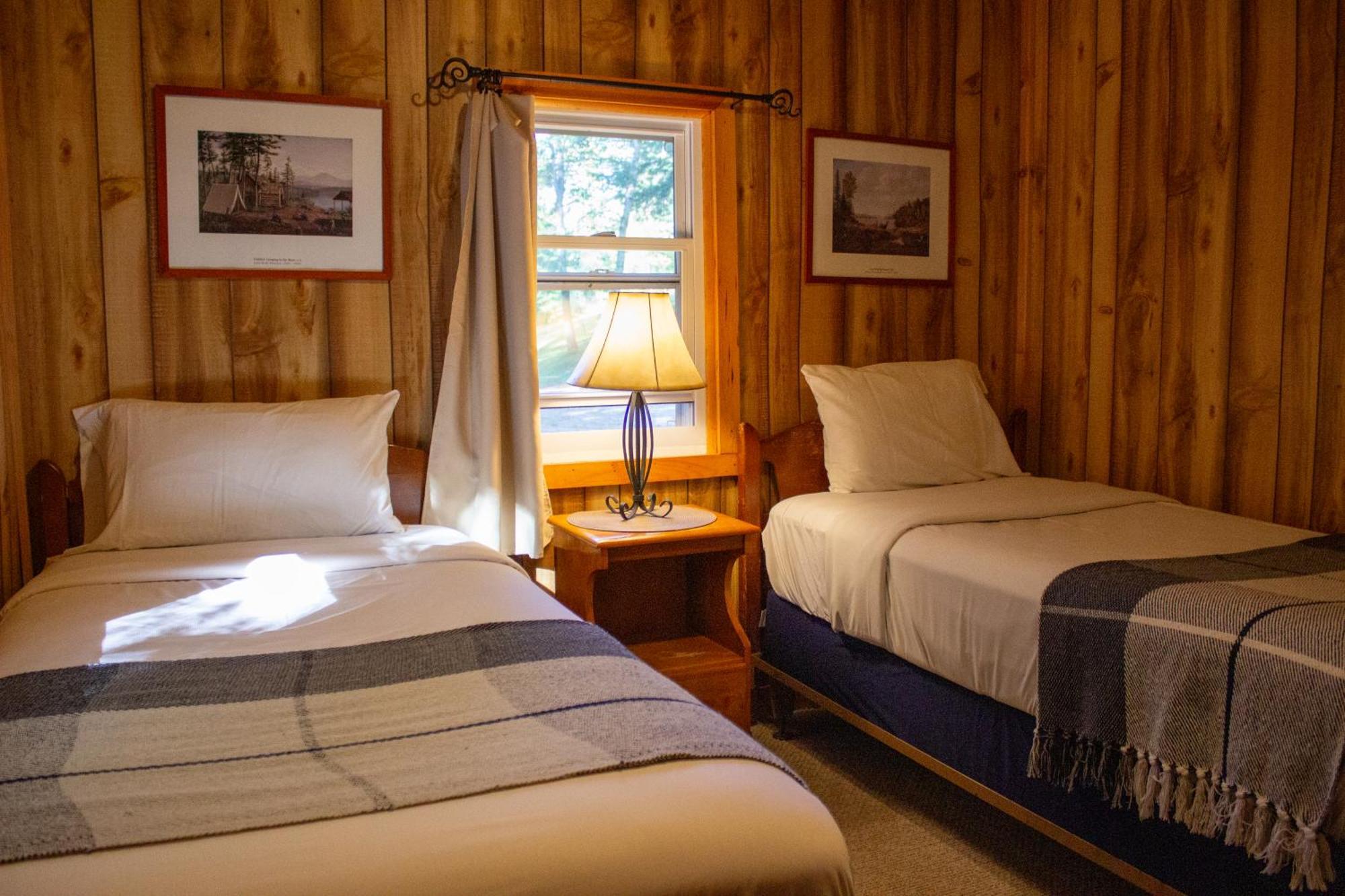 Paddler'S Rest Lakeside Cabins And Motel Long Lake Стая снимка
