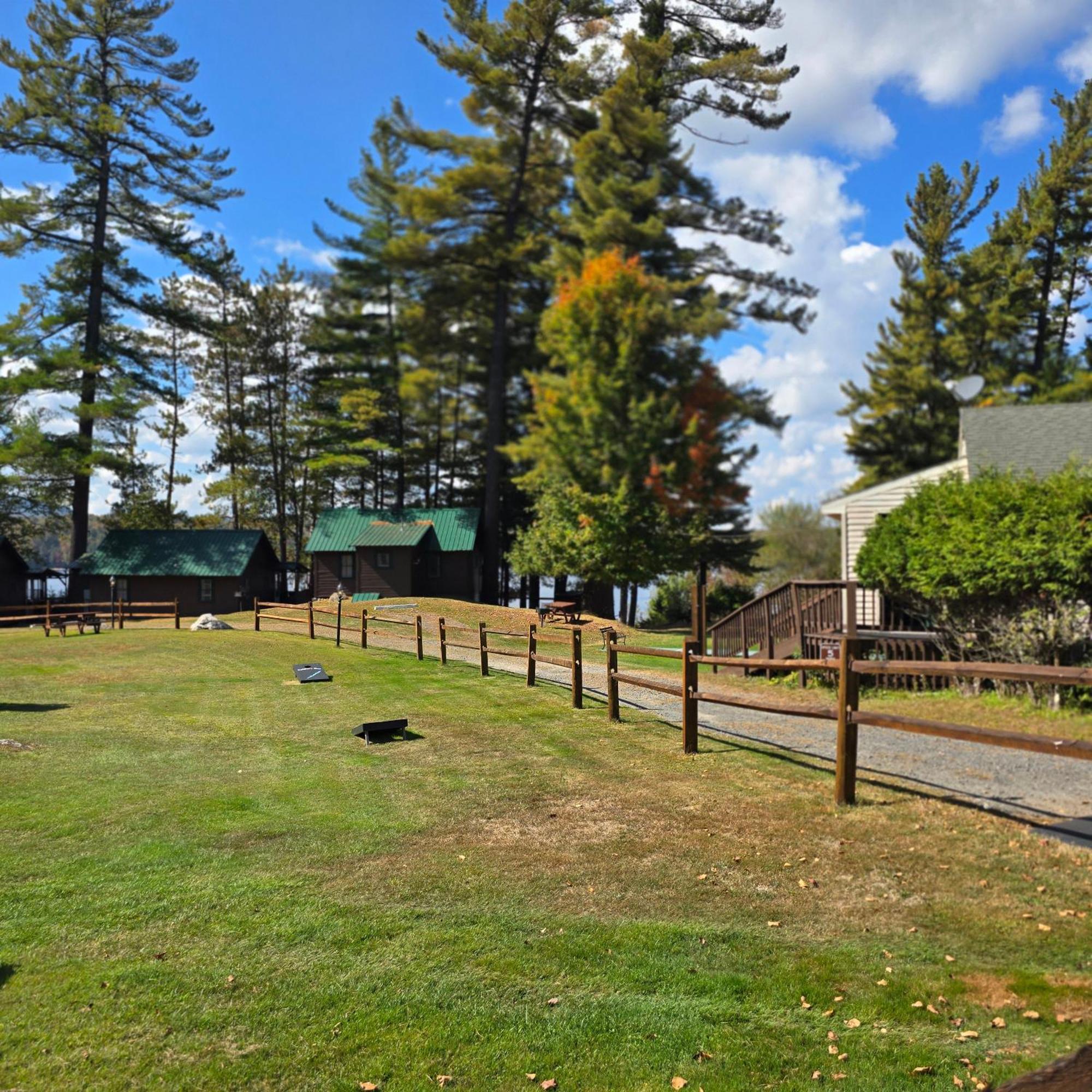 Paddler'S Rest Lakeside Cabins And Motel Long Lake Екстериор снимка